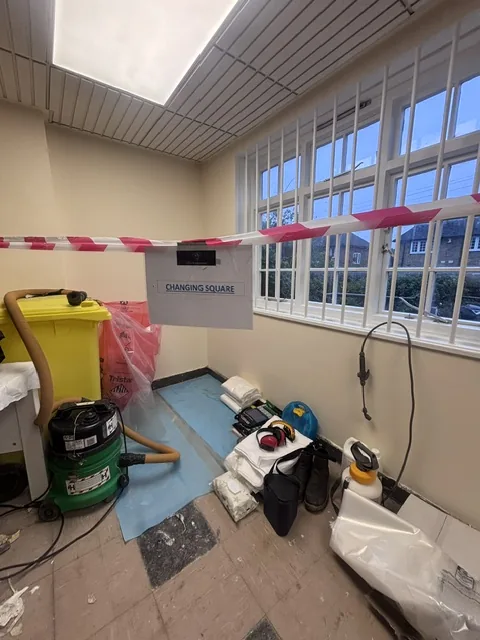 Asbestos floor tile and bitumen removal in Notting Hill
