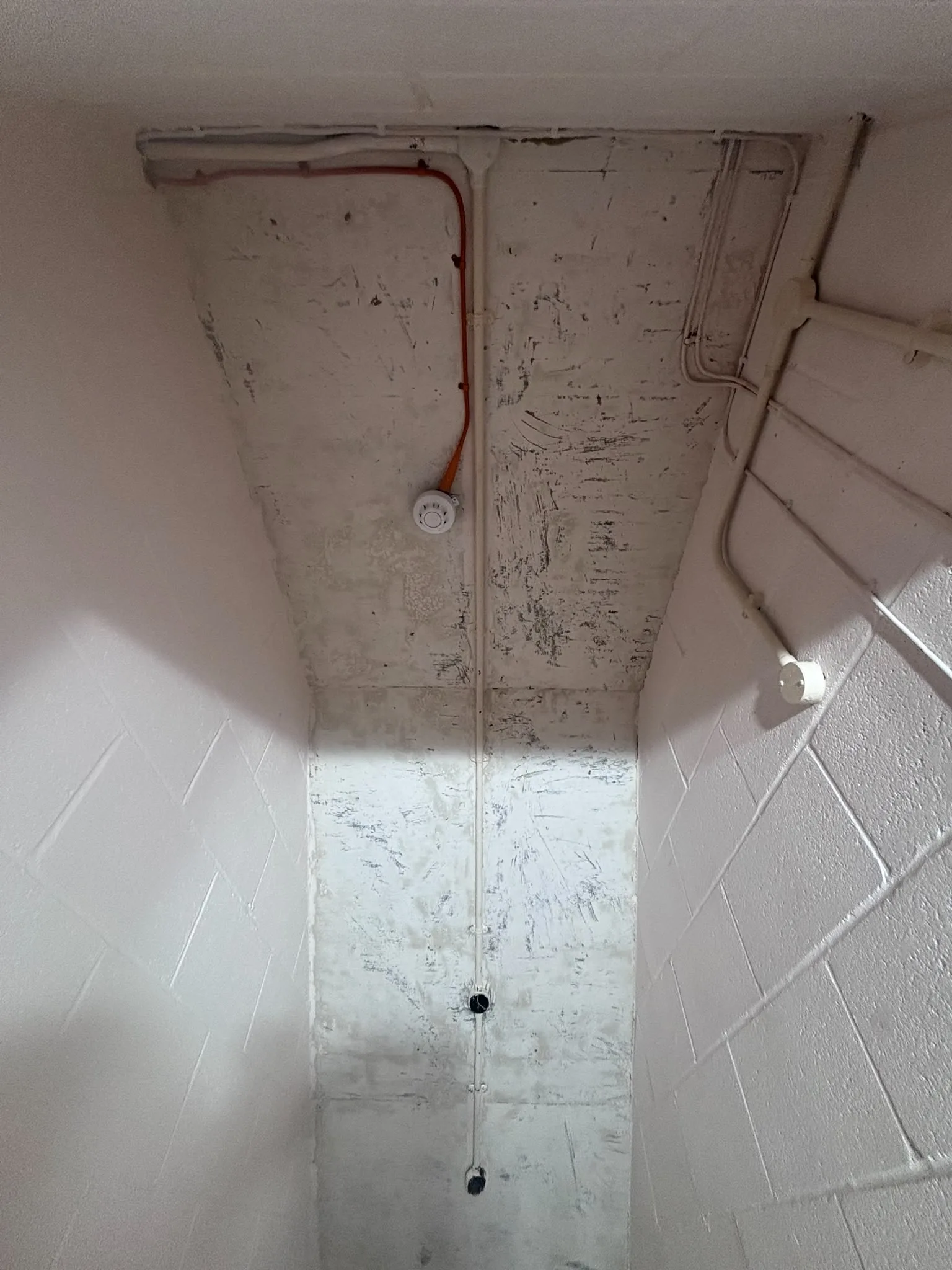 Licensed asbestos gasket removal in a Notting Hill commercial property